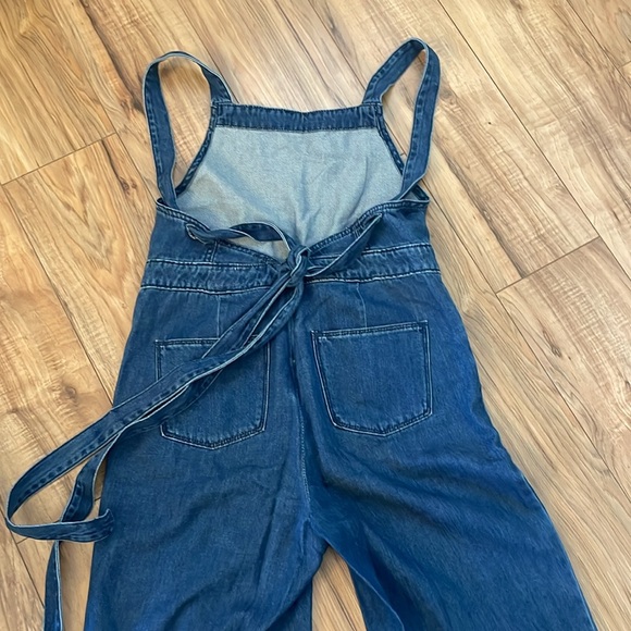 Universal Thread Overalls - Picture 4 of 5